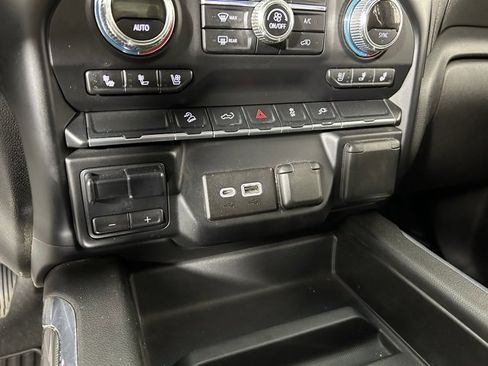 Used 2022 GMC Sierra 3500 AT4 image 30