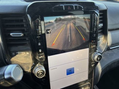 Used 2022 RAM 2500 Limited w/ Off Road Package image 17