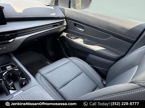 Certified 2025 Nissan Murano SV FWD image 27