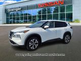 Used 2021 Nissan Rogue SV image 2