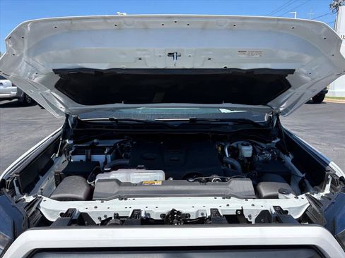 Used 2025 Toyota Tundra SR5 w/ SR5 Premium Package image 31