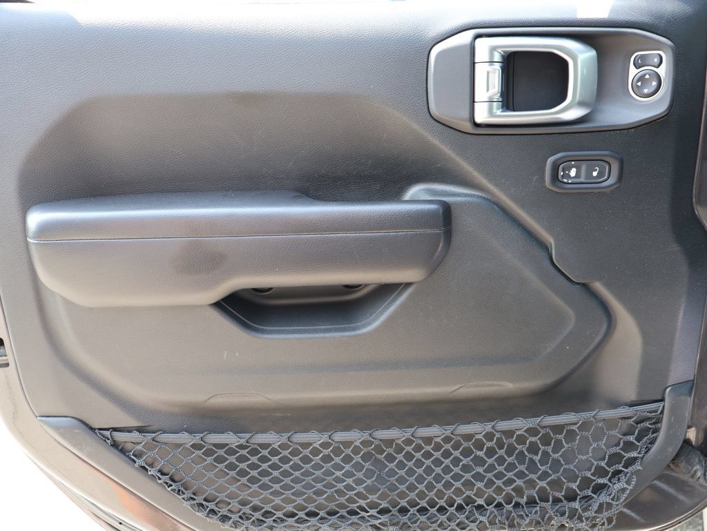 Used 2020 Jeep Wrangler Unlimited Sport AWD/4WD image 19