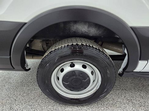 Used 2019 Ford Transit 250 130 Low Roof RWD image 15