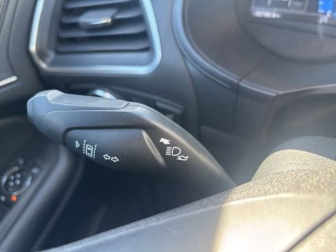 Used 2024 Ford Edge Titanium image 24