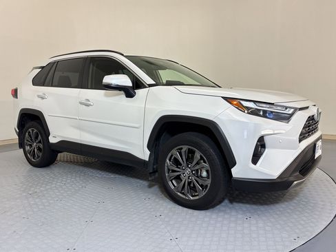Used 2024 Toyota RAV4 Limited image 7
