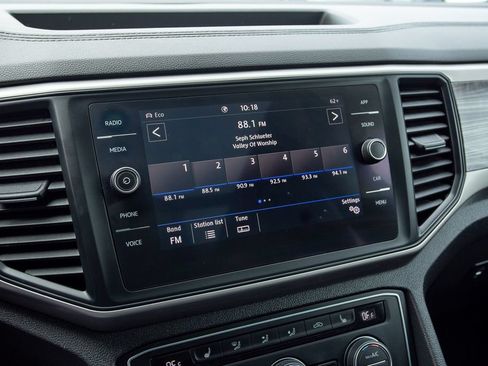 Used 2020 Volkswagen Atlas Cross Sport SE w/ Panoramic Sunroof Package AWD/4WD image 31
