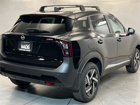 New 2026 Nissan Kicks SV w/ Cold Weather Package FWD image 5
