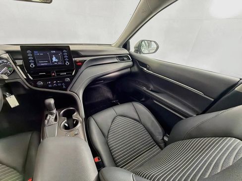 Used 2024 Toyota Camry SE FWD image 12
