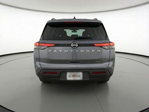 Used 2025 Nissan Pathfinder SV image 7
