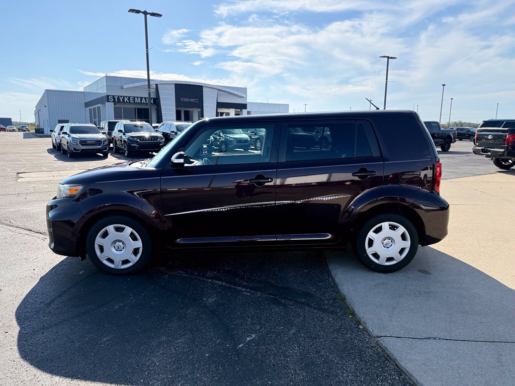 Used 2012 Scion xB FWD image 5