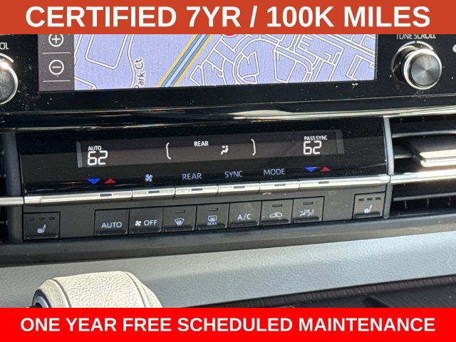 Used 2024 Toyota Sienna XLE w/ XLE Plus Package FWD image 22