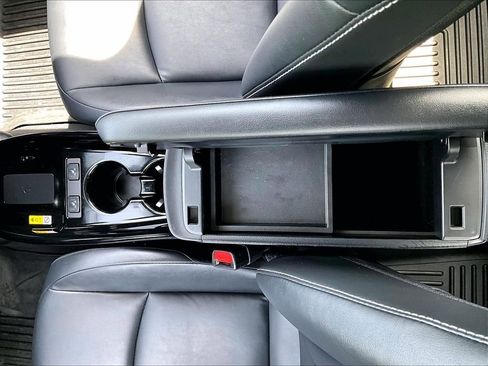 Certified 2021 Toyota Prius Prime XLE w/ Carpet Mat Package (TMS) FWD image 25