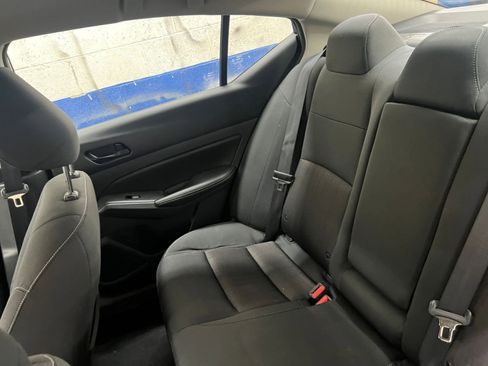 Used 2025 Nissan Altima 2.5 SV FWD image 34