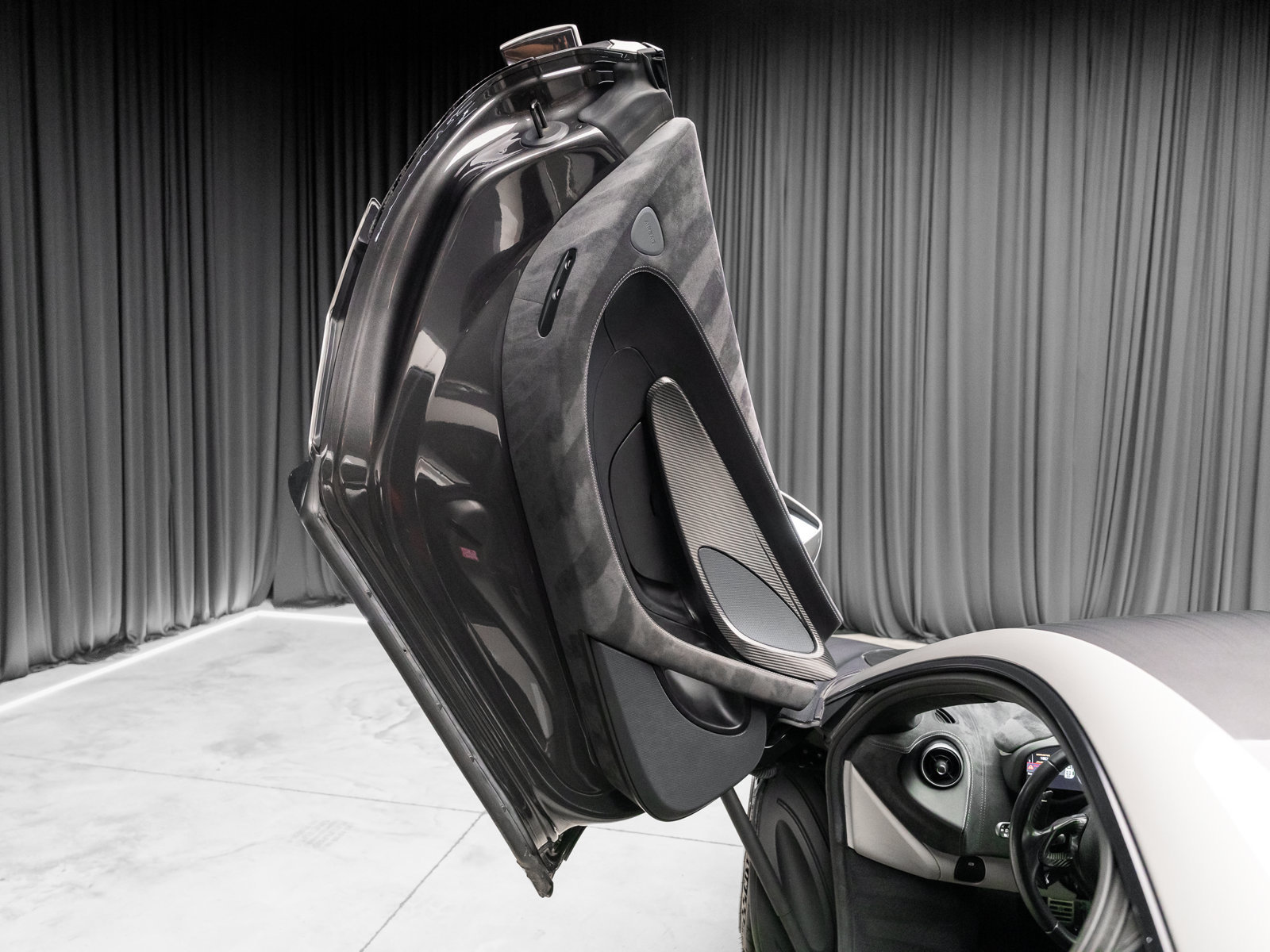 Used 2017 McLaren 570S Coupe RWD image 61