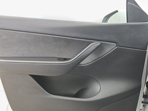 Used 2020 Tesla Model Y Long Range AWD/4WD image 23
