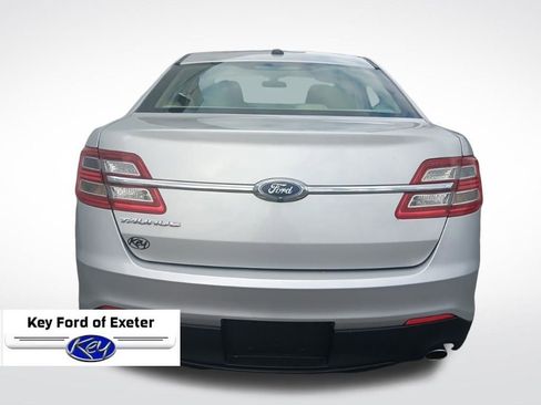 Used 2016 Ford Taurus SE FWD image 11