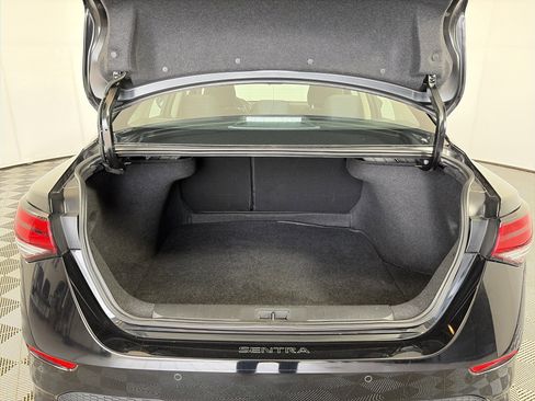 Certified 2023 Nissan Sentra SR FWD image 14