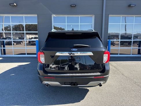 Used 2022 Ford Explorer Limited w/ Equipment Group 301A image 3