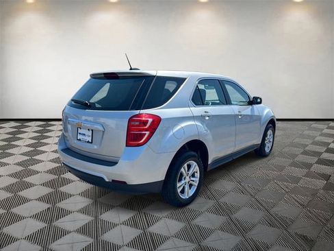 Used 2017 Chevrolet Equinox LS FWD image 5