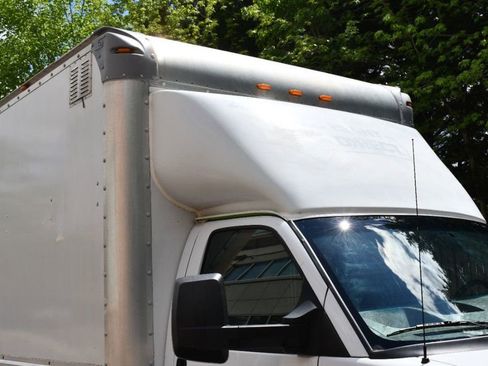 Used 2017 GMC Savana 4500 image 17