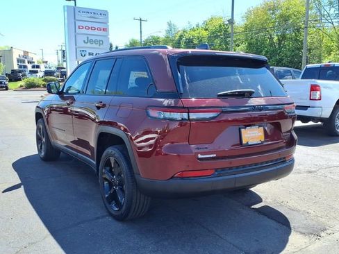 Certified 2023 Jeep Grand Cherokee Limited w/ Black Appearance Package AWD/4WD image 5