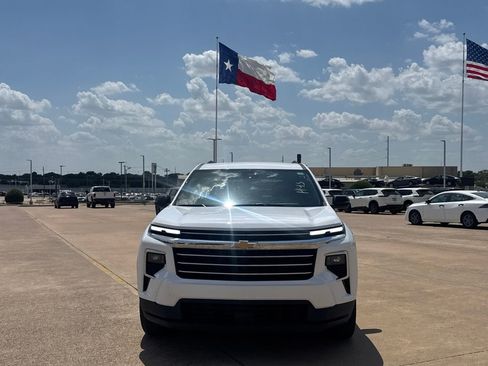 Used 2025 Chevrolet Traverse LT AWD/4WD image 5