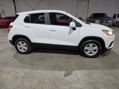 Used 2017 Chevrolet Trax LS AWD/4WD image 12