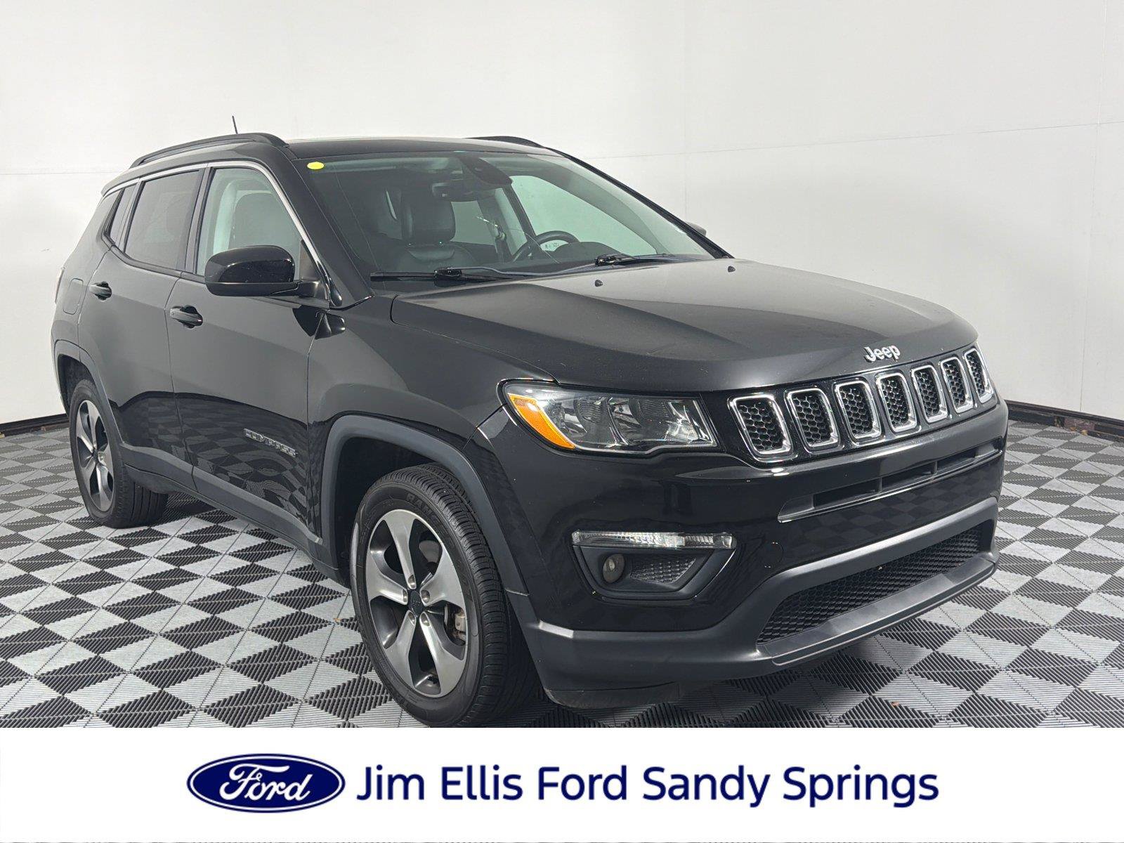 Used 2018 Jeep Compass Latitude w/ Popular Equipment Group FWD image 1