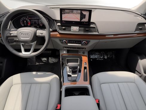Used 2021 Audi Q5 2.0T Premium Plus w/ Premium Plus Package AWD/4WD image 19