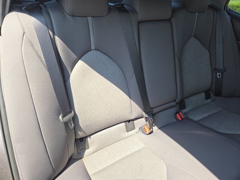 Used 2022 Toyota Camry LE w/ Carpet Mat Package (TMS) FWD image 20