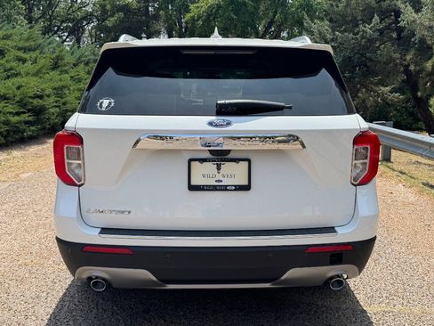 Used 2023 Ford Explorer Limited w/ Limited Technology Package RWD image 6