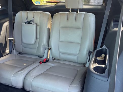 Used 2015 Ford Explorer XLT w/ Equipment Group 202B image 22