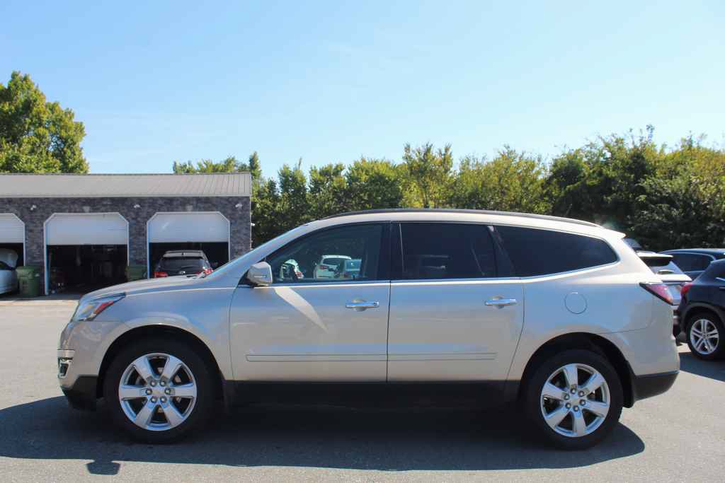 Used 2016 Chevrolet Traverse LT w/ Traveler's Package AWD/4WD image 11