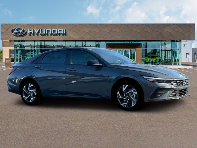 New 2025 Hyundai Elantra SEL w/ Cargo Package FWD image 10
