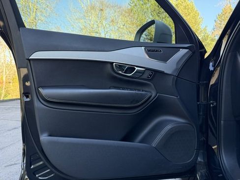 Used 2016 Volvo XC90 T6 R-Design w/ Vision Package image 23