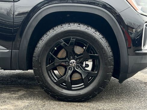 New 2026 Volkswagen Atlas Peak Edition image 8