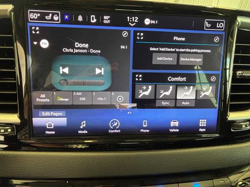 Used 2023 Chrysler Pacifica Touring-L FWD image 27
