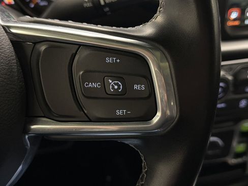 Used 2021 Jeep Gladiator Overland w/ Popular Equipment Package AWD/4WD image 13