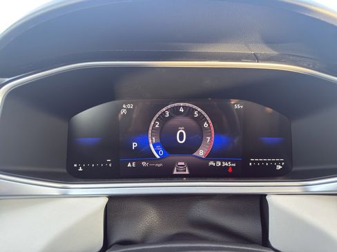 New 2026 Volkswagen Taos SE FWD image 17