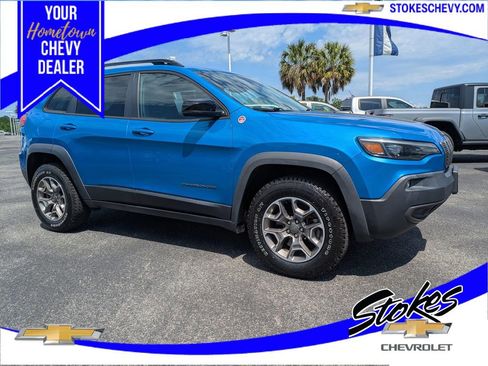 Used 2022 Jeep Cherokee Trailhawk w/ Trailer Tow Group AWD/4WD image 1