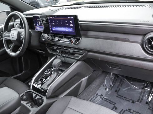 Used 2023 Chevrolet Colorado Trail Boss image 37