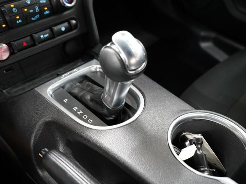 Used 2019 Ford Mustang Coupe RWD image 25