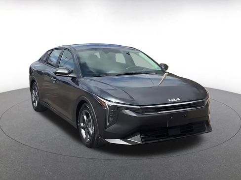 Used 2025 Kia K4 LXS FWD image 3