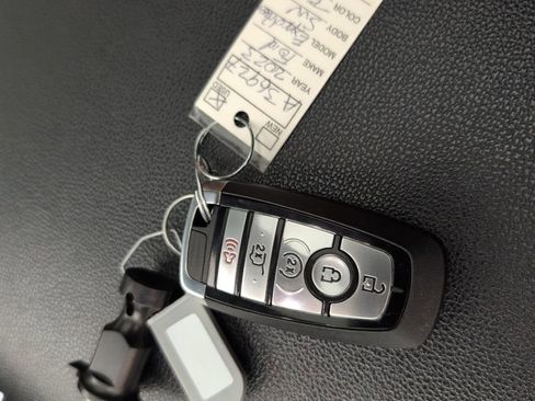 Used 2023 Ford Expedition Limited image 47