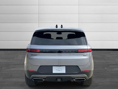 Used 2023 Land Rover Range Rover Sport SE image 4