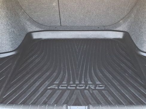 Used 2018 Honda Accord EX-L image 28