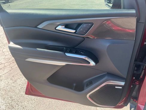 Used 2026 Chevrolet Traverse High Country w/ LPO, Floor Liner Package FWD image 21