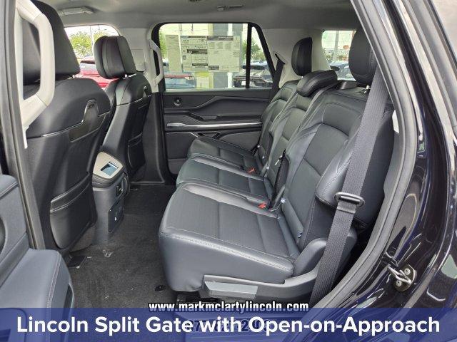 New 2027 Lincoln Navigator Premiere RWD image 10