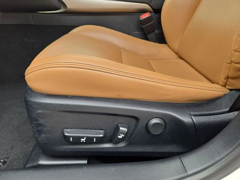 Used 2015 Lexus IS 250 RWD image 17