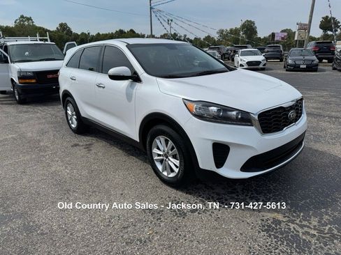 Used 2020 Kia Sorento LX image 4